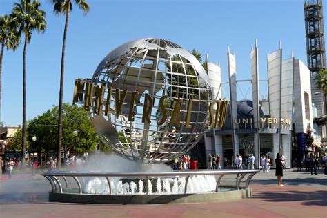 5 Best Airports For Universal Studios California