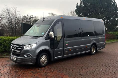 5 Easy Ways To Hire Minibus Liverpool To Manchester Airport