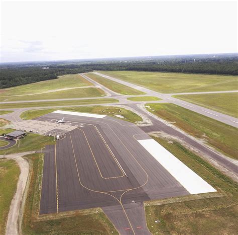 5 Facts About Alexander Field Airport