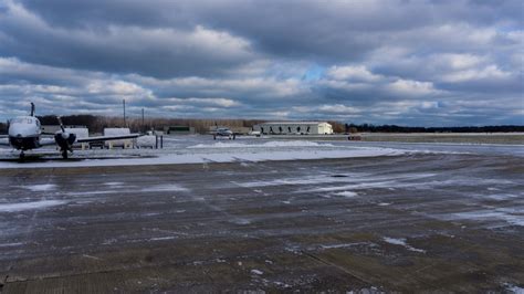 5 Facts About Lost Nation Airport Willoughby Ohio