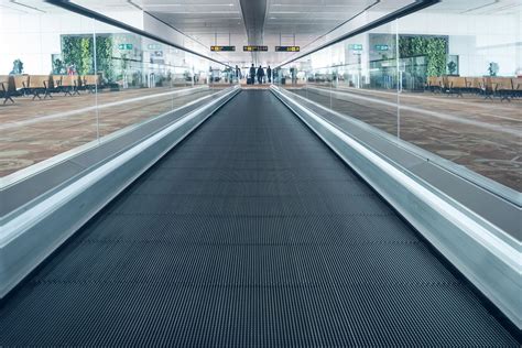 5 Ways Airport Walkway Belts Streamline Travel