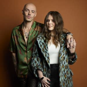 5 Ways Jesse & Joy Corre In English