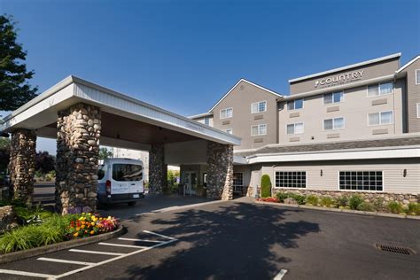 7 Hotels Near Pdx With Free Parking