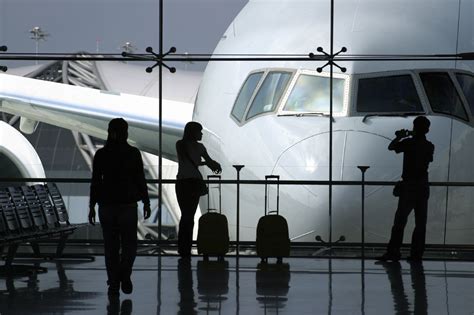 7 Ways To Ensure Smooth Travel From Airport To Destination