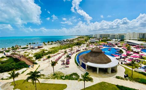 Cancun Airport To Planet Hollywood Cancun: Easy Transfer Guide