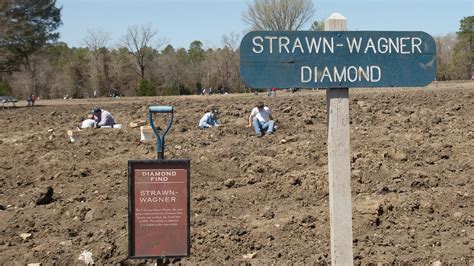 Crater Of Diamonds: Closest Airport And Travel Guide