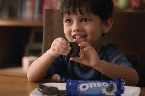 Dunk And Dip Oreos: Twisting The Classic Cookie Ritual