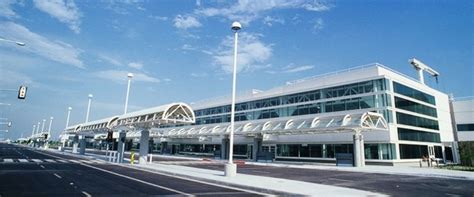 Exploring Lot 2 At Ontario Airport: 5 Essential Tips