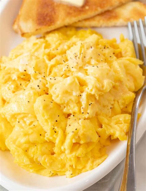 Fluffy Oven Baked Scrambled Eggs Made Easy