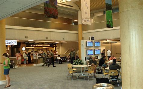 Grand Rapids Airport Lounges: A Travelers Guide