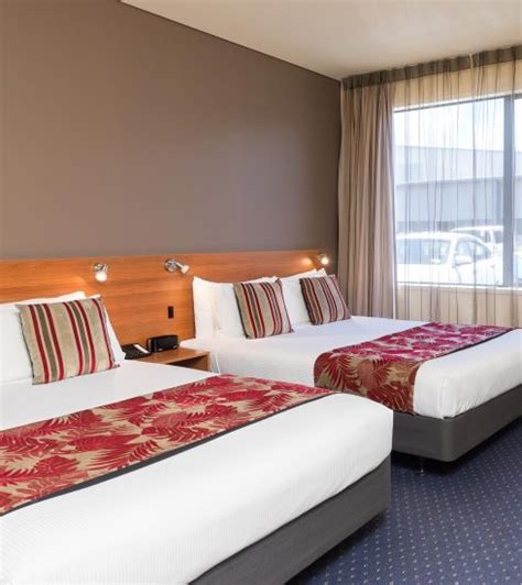 Heartland Airport Hotel: Comfort And Convenience