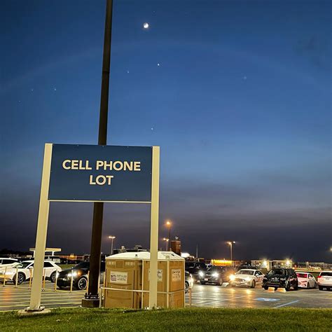 Louisville Airport Cell Phone Lot Guide And Info