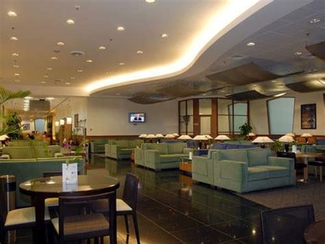 Lounge Experience At Kuwait Airport Revealed