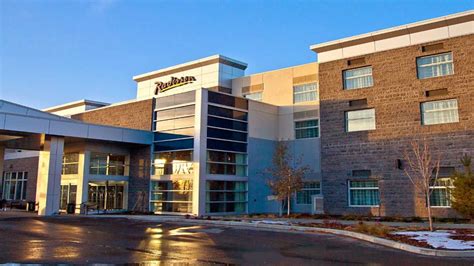 Radisson Airport Hotel Calgary: Comfort Near Yyc