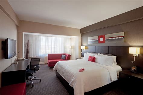 Relax At Crowne Plaza Montreal Airport