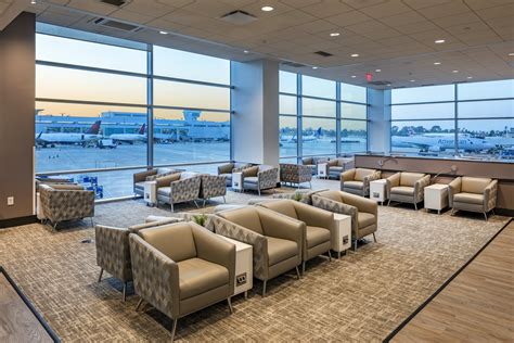 Relax At Madison Airport Lounge: Amenities And More