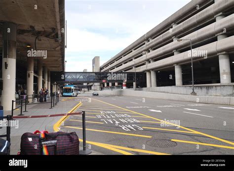 Seattle-Tacoma Airport: Largest In Pacific Northwest