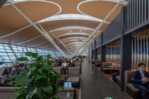 Shanghai Pudong Airport Lounge: A Travelers Oasis