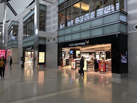 Top 5 Deals At Detroit Airport Duty Free Shopping