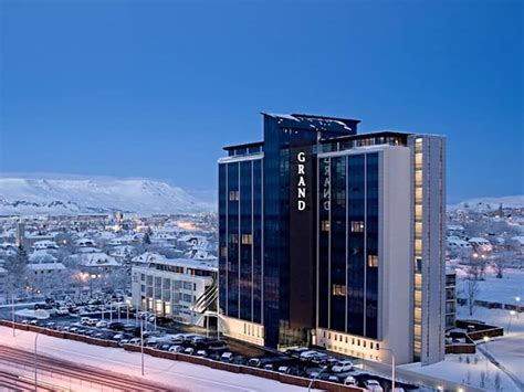 Top 5 Reykjavik Hotels With Airport Shuttle