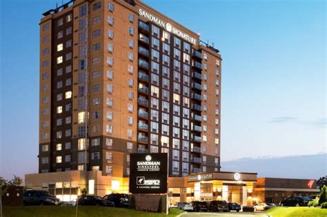 Top 5 Toronto Airport Hotels With Park And Fly