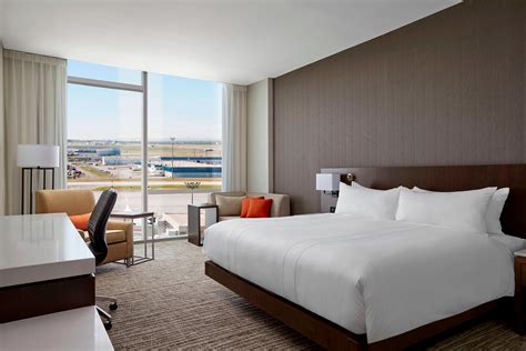 Top Calgary Airport Hotels With Free Shuttle