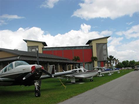 Winter Haven Gilbert Airport: Your Gateway To The Sunshine